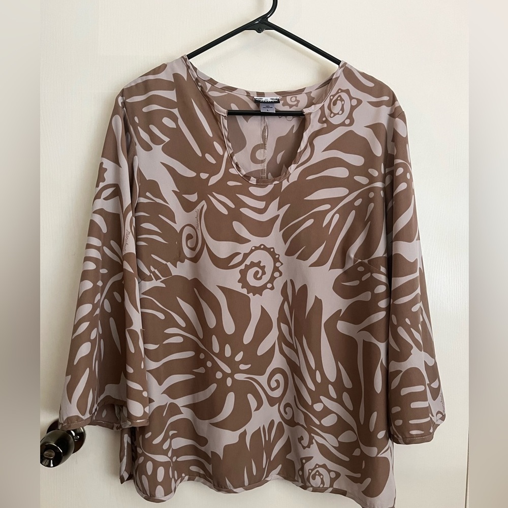 Size Large. Beautiful Manuheali’i top.